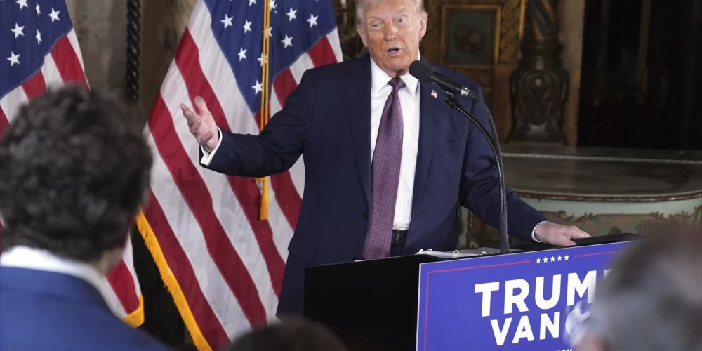 Donalds Tramps preses konferencē draud ASV NATO sabiedrotajām Dānijai un Kanādai