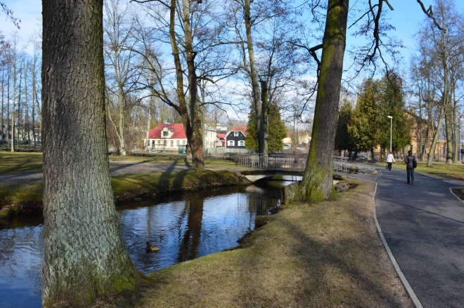 Padomju laikā viena no kvīru iecienītajām krūzinga vietām bija Arkādijas parks Pārdaugavā.