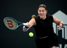 Aļona Ostapenko jau otrajā kārtā noliek Adelaides WTA turnīra čempiones pilnvaras 