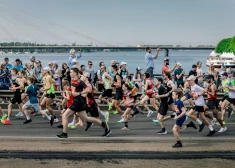 Latvijas Skolu kauss ir tradīcija, kas aizsākās 2008. gadā, katru gadu dodot iespēju Rimi Rīgas maratonu un skriešanas svētkus izbaudīt vairākiem tūkstošiem bērnu un pusaudžu no visas Latvijas. 