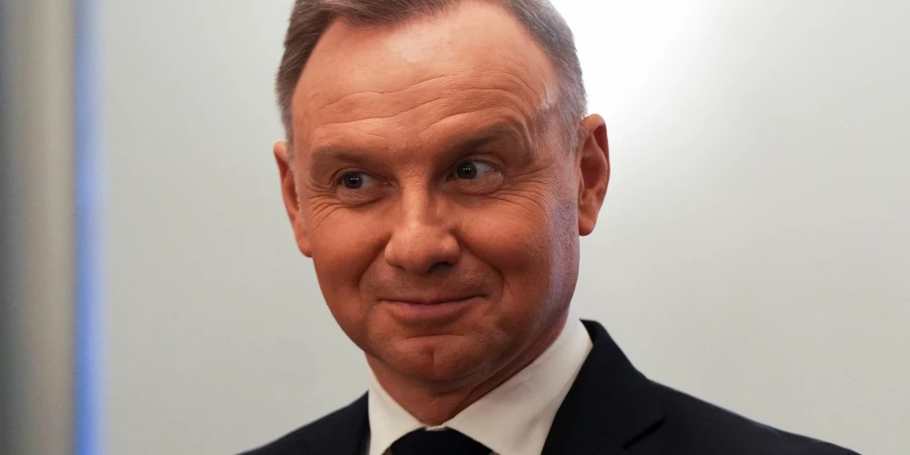 Pašreizējais Polijas prezidents Andžejs Duda vairs nedrīkst kandidēt, jo augustā beidzas viņa otrais pilnvaru laiks