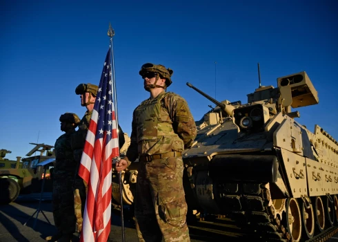 NATO ģenerālsekretārs Marks Rite ceturtdien atklājis, ka cenšas pārliecināt jaunievēlēto ASV prezidentu Donaldu Trampu atvieglot Eiropas sabiedrotajiem piekļuvi ASV ieroču sistēmām.