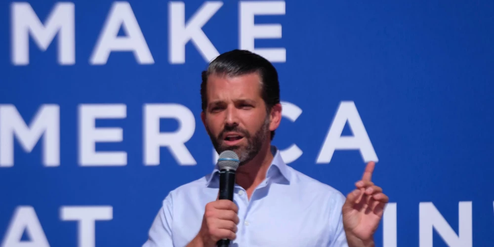 Donalds Tramps juniors ir slavens ar savām "asprātībām" par Ukrainu un Zelenski