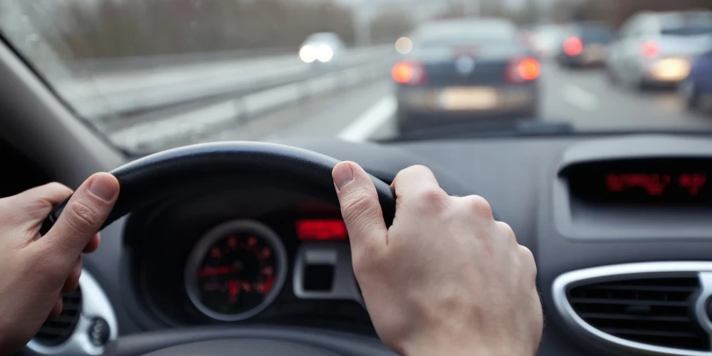 Pēc mikroautobusa un kravas automašīnas sadursmes uz Ventspils šosejas Talsu novadā atjaunota satiksme.