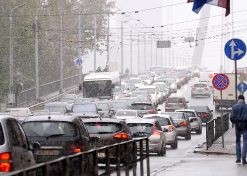 Satiksme Krišjāņa Valdemāra ielā.