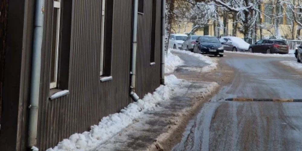 Uzstādītais ātrumvalnis Imantā.