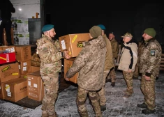 FOTO: "Paldies, ka turpināt atbalstīt!" Humānā palīdzība no Latvijas sasniedz Ukrainu