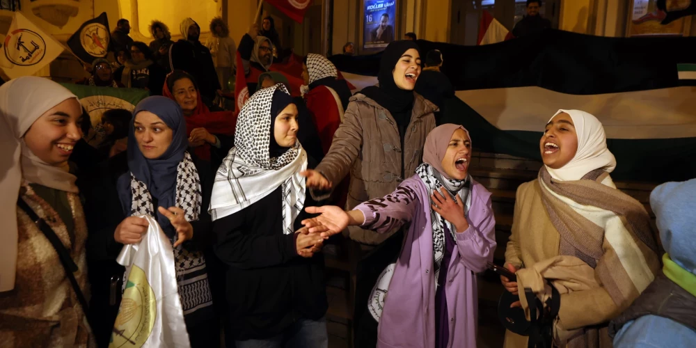 Palestīniešu teroristu grupējuma "Hamās" un Izraēlas pamiers Gazas joslā stāsies spēkā svētdien un sākotnēji ilgs 42 diena.