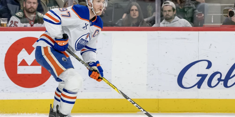 Viens NHL pēdējo sezonu spožākajiem uzbrucējem Konors Makdeivids.