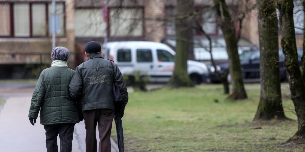 Daļai pensionāru VSAA sola pārrēķināt janvāra pensijas. 