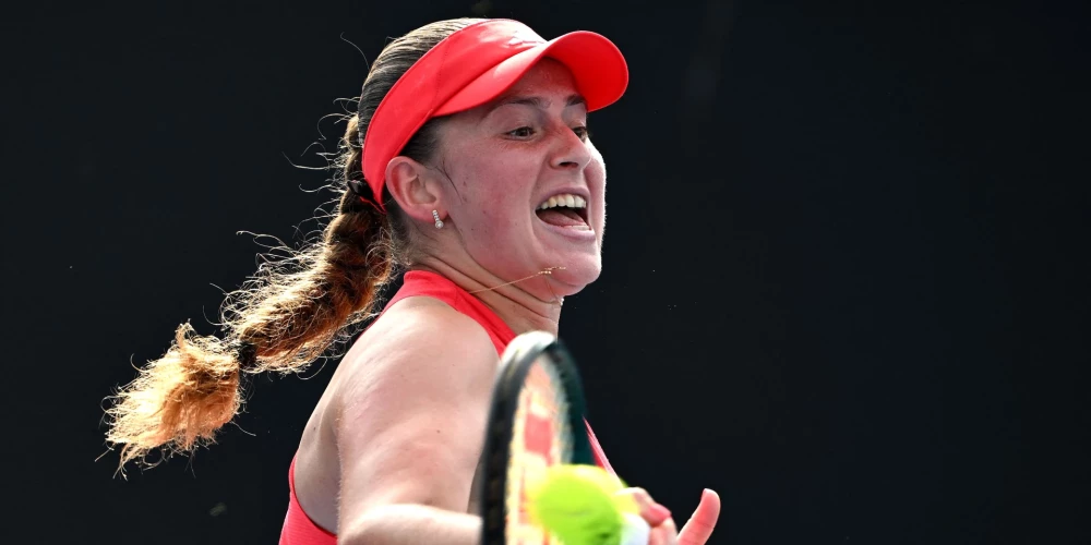 Aļona Ostapenko spēles laikā "Australian Open" turnīrā.