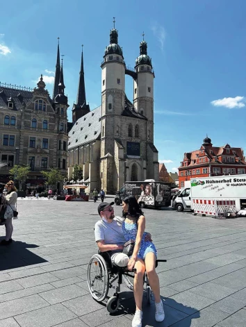 "Mani stiprina apziņa, ka sieva vienmēr būs man līdzās, nekad nepametīs," Igora lielākais atbalsts ir Marija.  