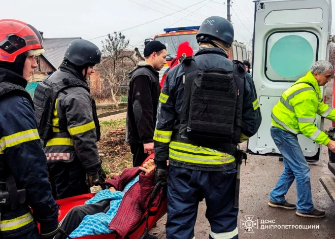 Gaidot Trampa inaugurāciju un Zelenska dzimšanas dienu, Krievija raida raķetes uz Zelenska dzimto pilsētu Krivijrihu, nogalinot 4 cilvēkus