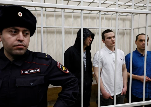 Navaļnija advokāti apsūdzēti par to, ka nodeva sava klienta vēstījumus ārpasaulei.