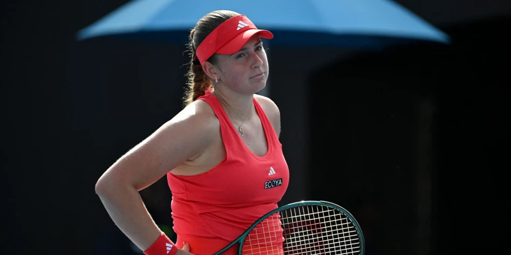 Latvijas tenisiste Aļona Ostapenko pārī ar taivānieti Suveju Sji svētdien sasniedza Austrālijas atklātā čempionāta dubultspēļu sacensību ceturtdaļfinālu.