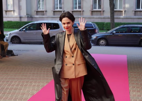 Aktrise Dārta Daneviča.