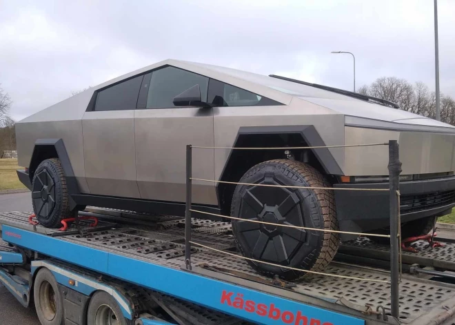 Latvijā manīts "Tesla Cybertruck".