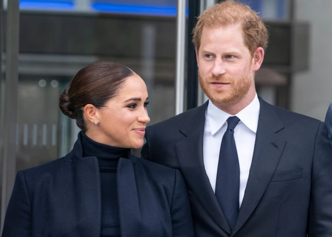 Šārona Stouna atklāj, kā tas patiesībā ir - dzīvot līdzās princim Harijam un "vēsajai" Meganai