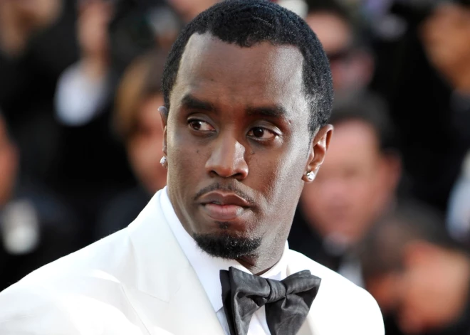 Alkohols, ballītes un izsmiešana: Diddy bērnību atklāj viņa draugs