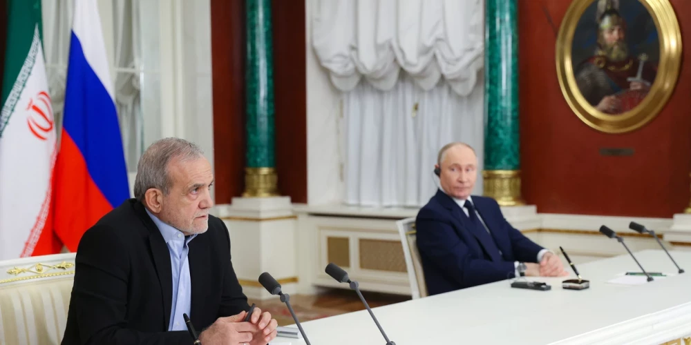 Masuds Pezeškiāns un Vladimirs Putins tikšanās laikā 2025. gada 17. janvārī Maskavā.
