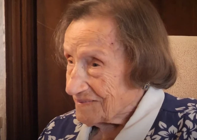 "Благодаря Богу я никогда не болела": 111-летняя Анджелина, старейшая жительница Испании, делится секретами долголетия