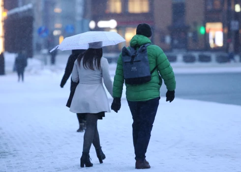 Rīgā 22.janvārī nav gaidāmi būtiski nokrišņi, vējš lēni pūtīs no dienvidiem, dienvidrietumiem un gaisa temperatūra sasniegs +2..+3 grādus.