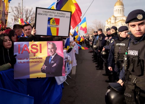 Kelina Džordžesku atbalstītāju demonstrācija Bukarestē (foto: Scanpix / AP)