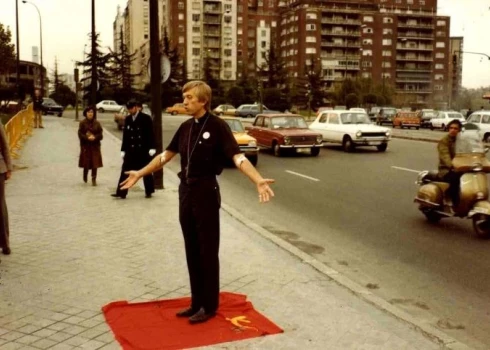 Māra Ķirsona akcija pret PSRS okupāciju 1980. gada 11. novembrī pie Madrides Konferenču pils.