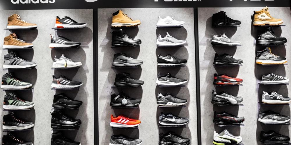 "adidas" un "Puma" produkcija kopā ar citu firmu ražojumu