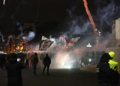 "Ajax" fani pie Brīvības pieminekļa (foto: Juris Rozenbergs)