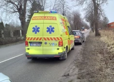 Valsts policija aicina atsaukties aculieciniekus ceļu satiksmes negadījumam Jūrmalā, uz Ventspils šosejas (autoceļš P128).