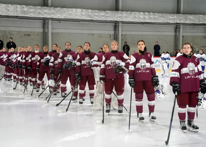 Latvijas U-18 hokejistes piedzīvo zaudējumu un pasaules čempionātā samierinās ar bronzu