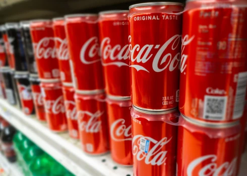 Dažviet Eiropā tika izsludināts atsaukt bezalkoholiskos dzērienus, kas ražoti "Coca-Cola" rūpnīcā, jo tie potenciāli satur pārmērīgu hlorāta daudzumu.