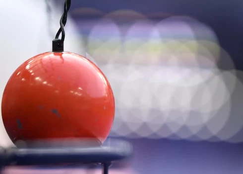 Veseris, ar kuru izpilda metienus vieglatlētikas disciplīnā vesera mešanā.