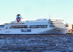 За борт парома Tallink упал человек - этого никто не заметил