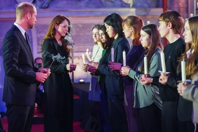 Принц и принцесса Уэльские приняли участие в церемонии, посвященной Дню памяти жертв Холокоста и 80-й годовщине освобождения Освенцима-Биркенау, в Гилдхолле, Лондон, Великобритания, 27 января 2025 года.