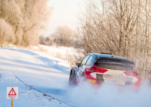 Nedēļu vēlāk laikapstākļi vajadzētu būt ziemas rallijam vairāk piemērotiem.