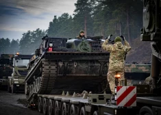 Troksnis nācis no Ādažu poligona, kurā līdz 31. janvārim risināsies NATO Daudznacionālās brigādes Latvijā taktiskās mācības.