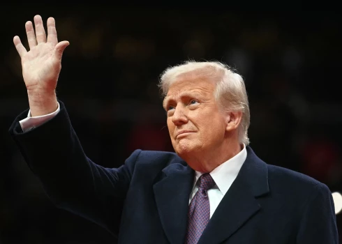 ASV prezidents Donalds Tramps jau ķēries pie ASV "attīrīšanas".