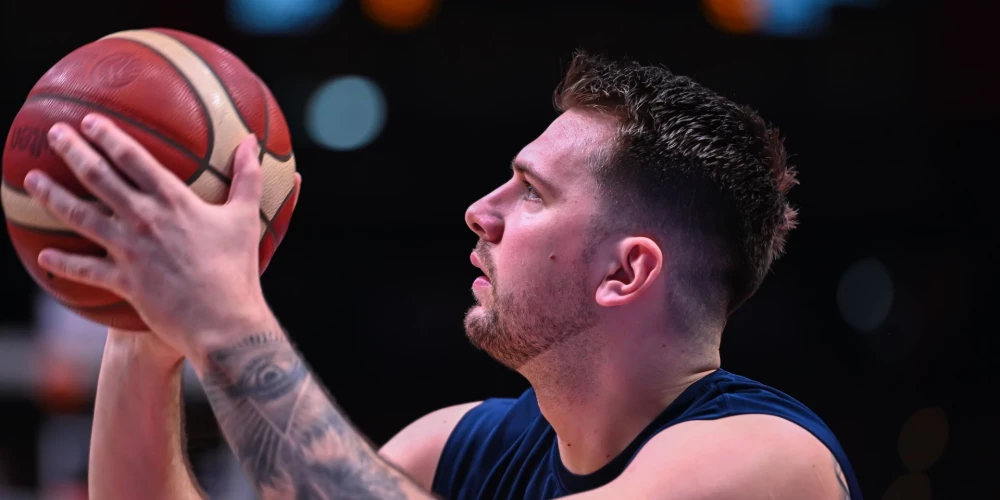 "Mavericks" šķiras no Dončiča.