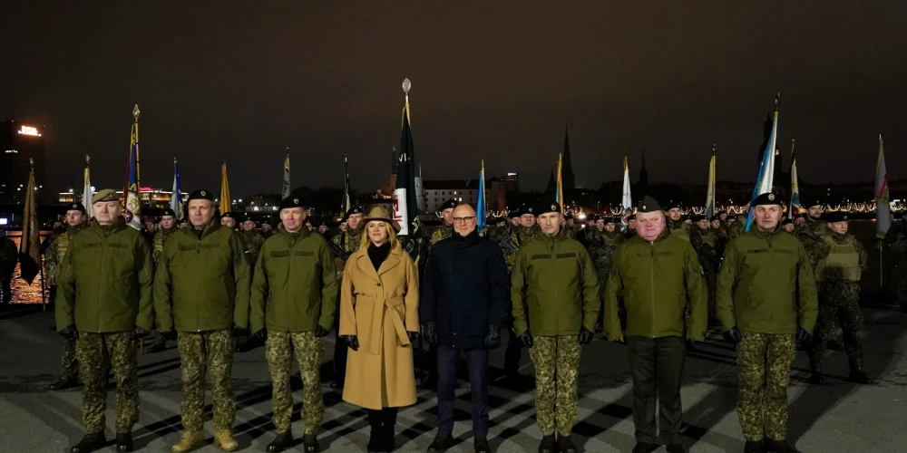 Торжественная церемония смены командира Земессардзе на дамбе AB.