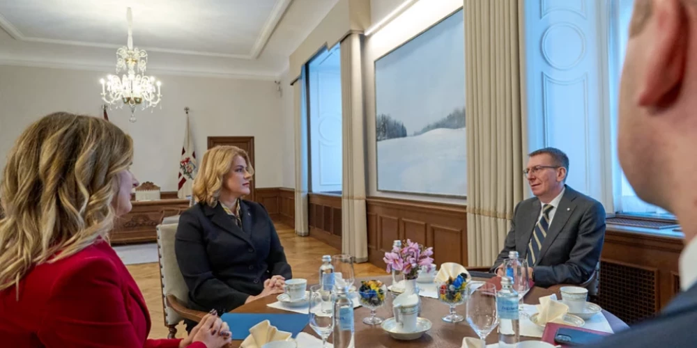 Ministru prezidente Evika Siliņa tiekas ar Valsts prezidentu Edgaru Rinkēviču (foto: Gatis Rozenfelds / Valsts kanceleja)