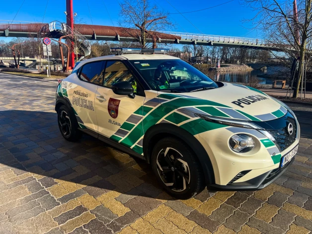 Sadumpojušies Jelgavas pašvaldības policisti, kuri izsaka pretenzijas vietvarai, ka tā nespēj viņiem nodrošināt atbilstošu atalgojumu.