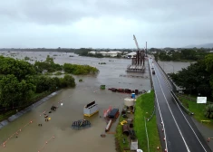 Austrālijā plūdu dēļ evakuē simtiem cilvēku.