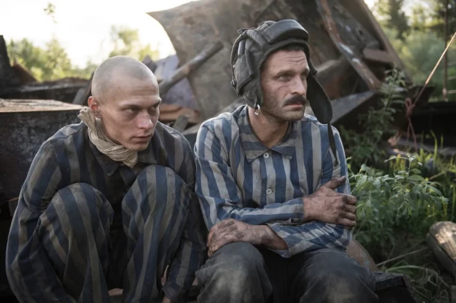Юра Борисов (слева) в фильме «Т-34», 2018 год.