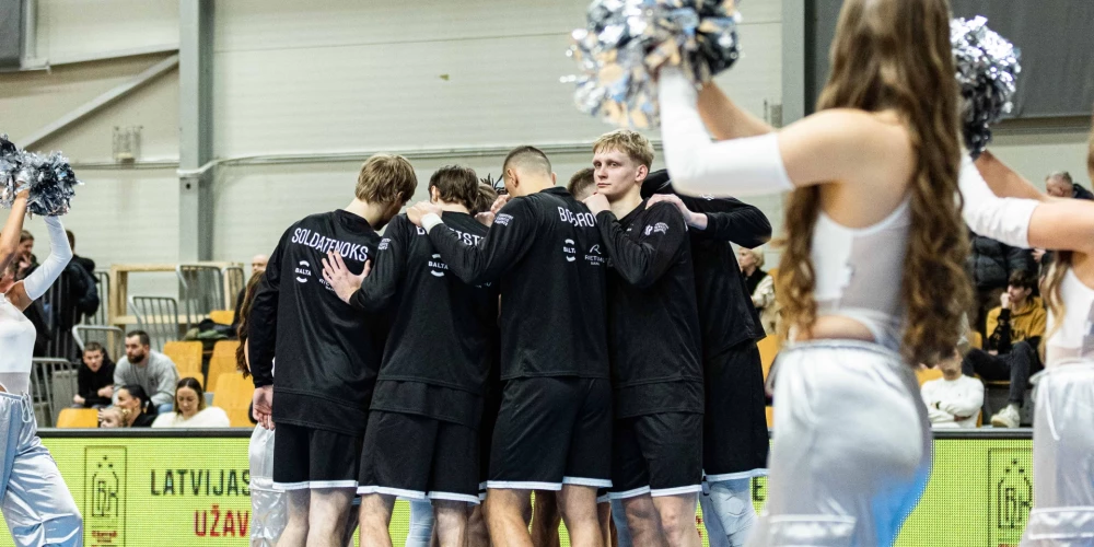 Vienpadsmitkārtējā Latvijas čempionvienība "VEF Rīga" jau ceturto reizi pēc kārtas nodrošinājusi vietu Latvijas basketbola Užavas kausa finālā, pusfinālā droši pārspējot "Rīgas zeļļus". Divu spēļu summā "VEF Rīga" triumfēja ar 150:132, vēlreiz apliecinot spēcīgākās Rīgas komandas statusu.