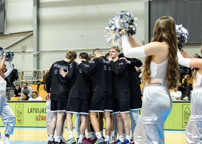 Vienpadsmitkārtējā Latvijas čempionvienība "VEF Rīga" jau ceturto reizi pēc kārtas nodrošinājusi vietu Latvijas basketbola Užavas kausa finālā, pusfinālā droši pārspējot "Rīgas zeļļus". Divu spēļu summā "VEF Rīga" triumfēja ar 150:132, vēlreiz apliecinot spēcīgākās Rīgas komandas statusu.