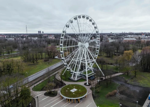 Sekmīgi noslēgusies Rīgas panorāmas rata testēšana.