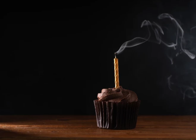 Svinības ar "odziņu": vīrietis savā dzimšanas dienā nozog automašīnu