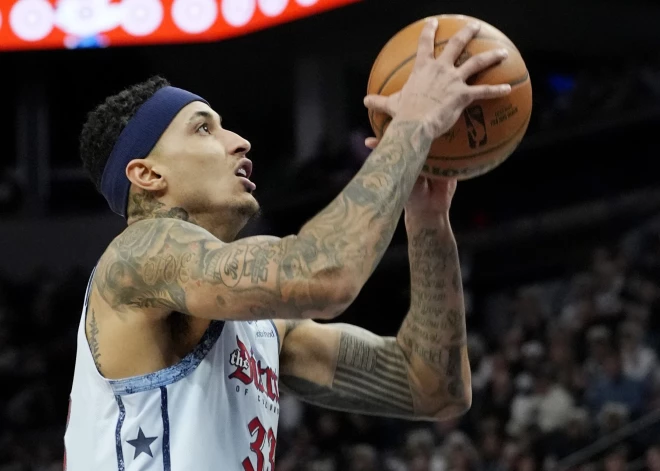Kails Kuzma tiek aizmainīts uz ambiciozo "Bucks"